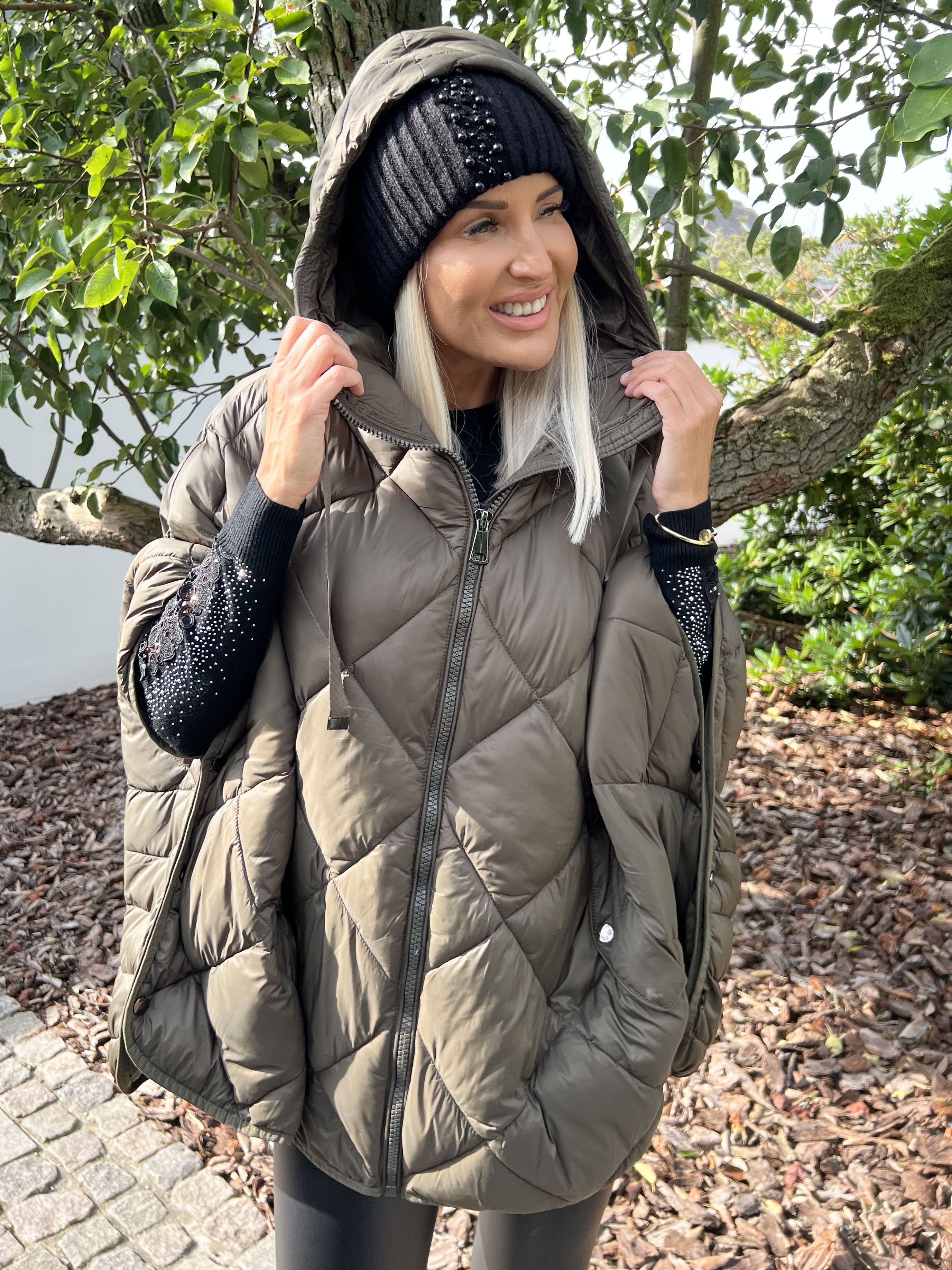 Floriza - Kort dynejakke i oversized pasform